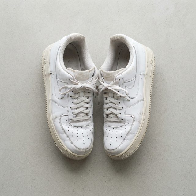 Nike Air Force 1 blanches légèrement portées