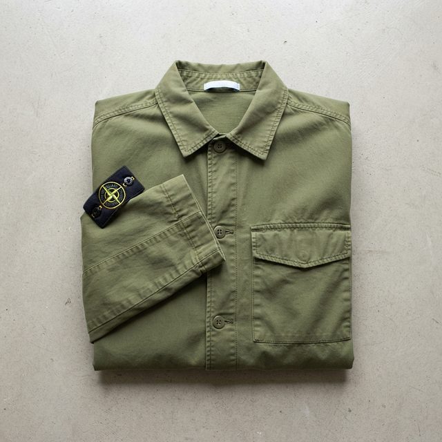Surchemise Stone Island vert olive avec badge