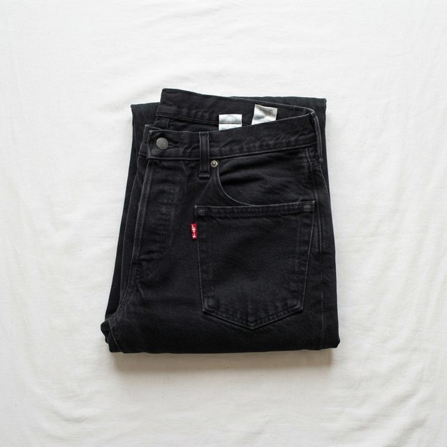Jean Levi's 501 noir coupe droite